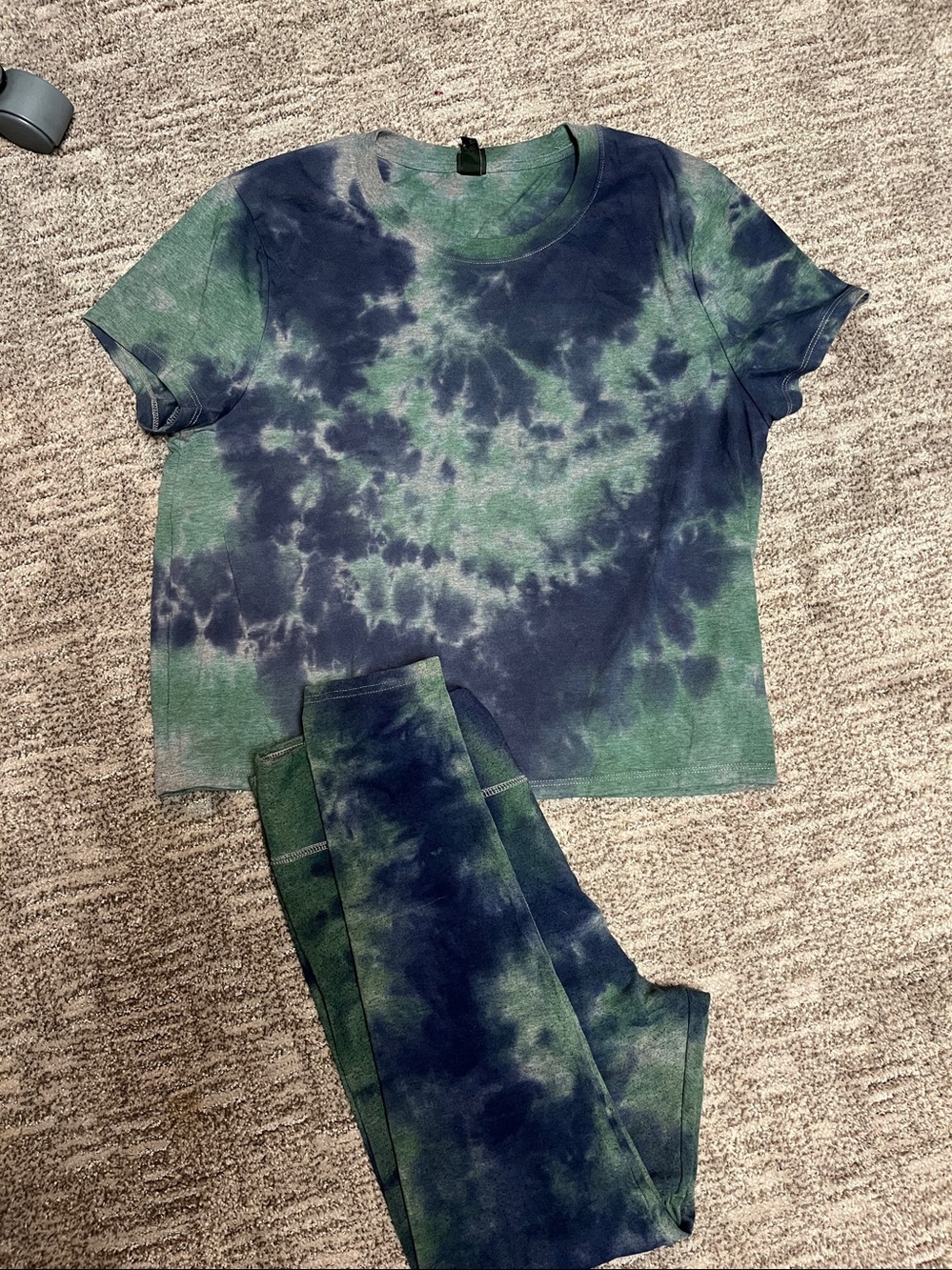 Wild Fable soft Green, gray & blue Tie-Dye set (top & leggings sell together).